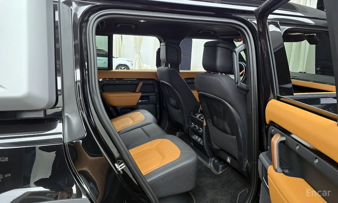 Фото 12 - Land Rover Defender