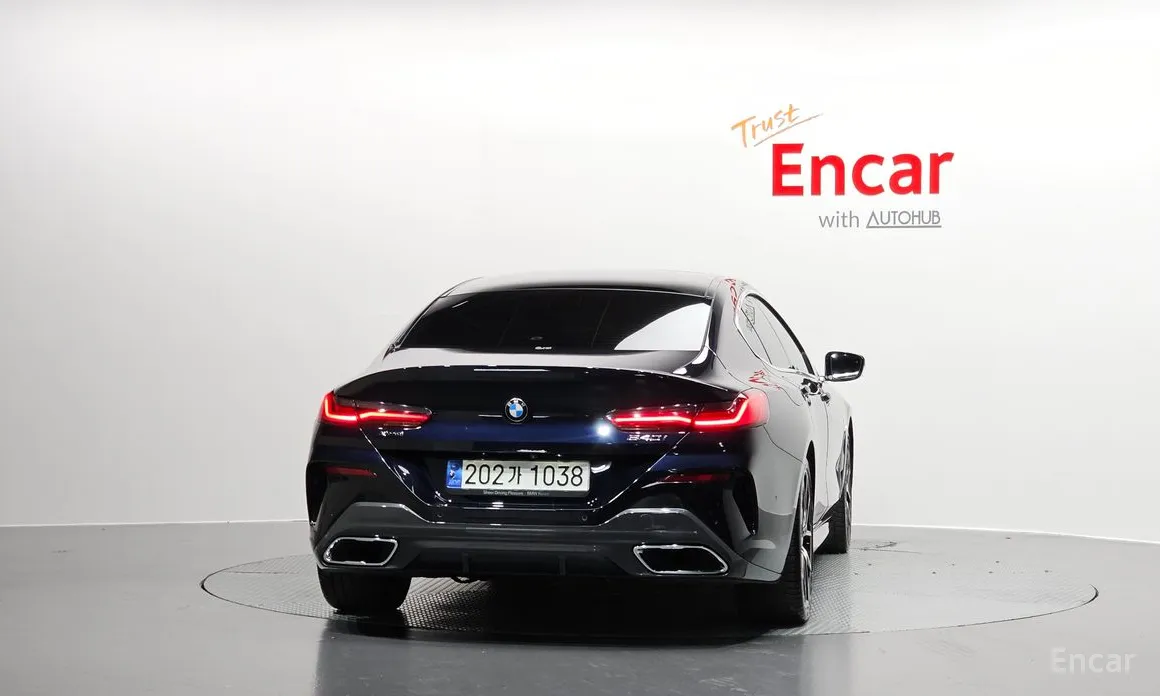 Фото 4 - BMW 8 Series