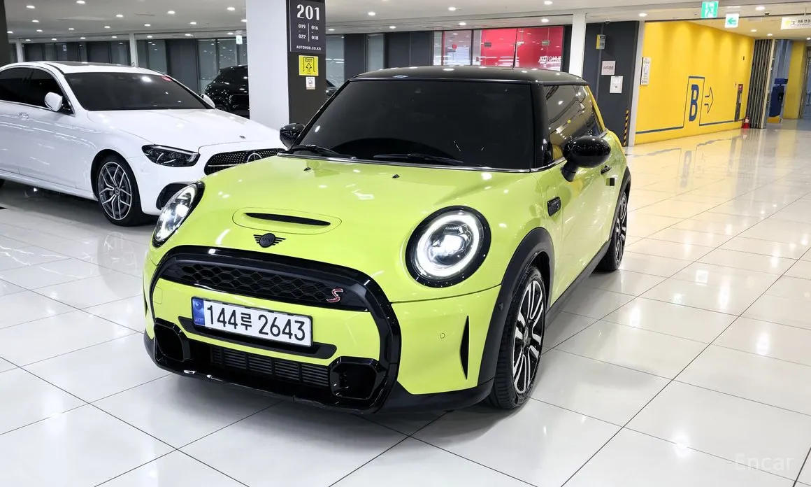 Фото 1 - Mini Cooper