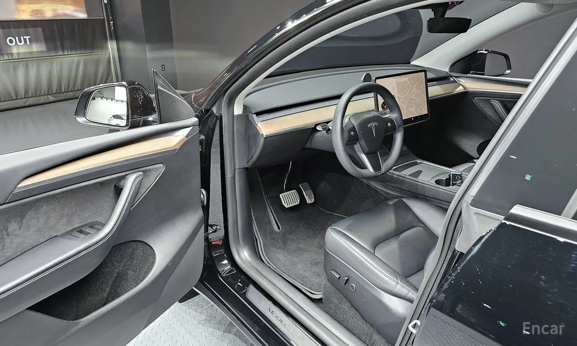 Фото 11 - Tesla Model Y