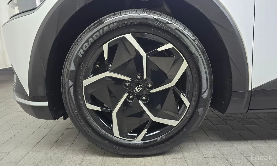 Photo 5 - Hyundai Ioniq 5