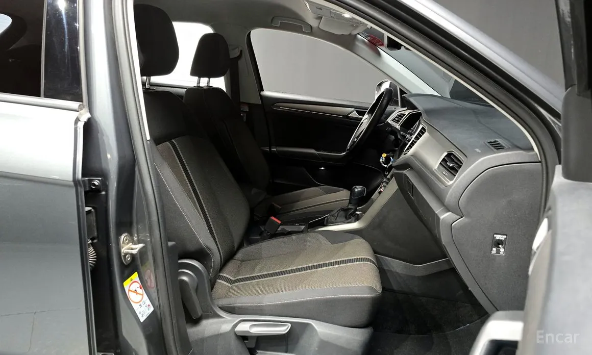 Фото 10 - Volkswagen T-Roc