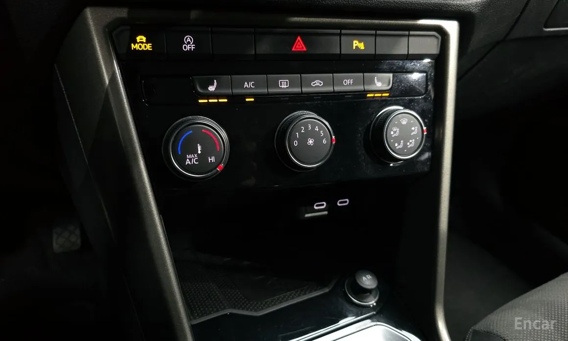 Фото 18 - Volkswagen T-Roc