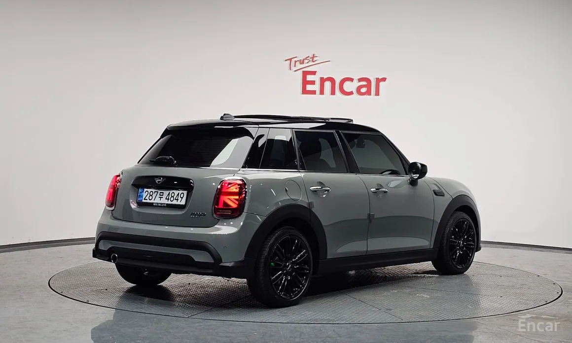 Фото 2 - Mini Cooper