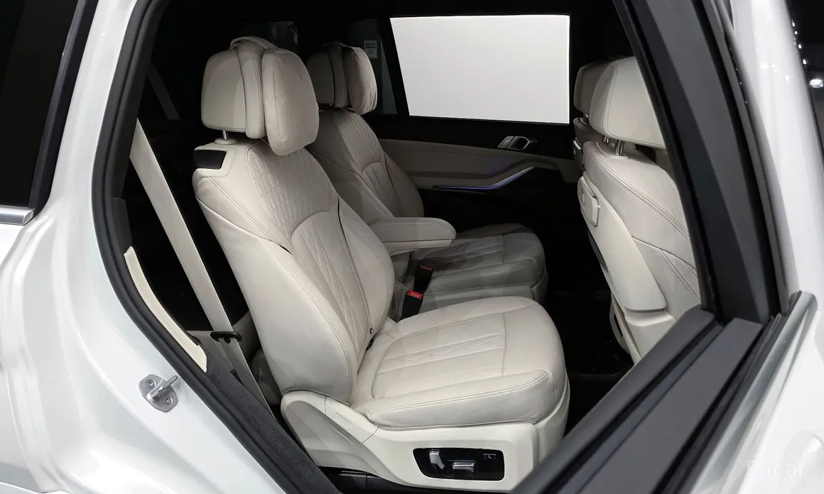 Фото 12 - BMW X7