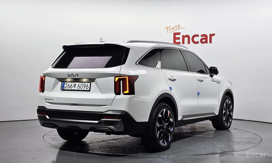 Фото 2 - Kia Sorento