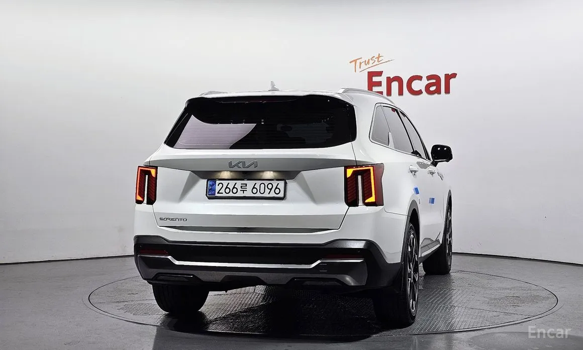 Фото 4 - Kia Sorento