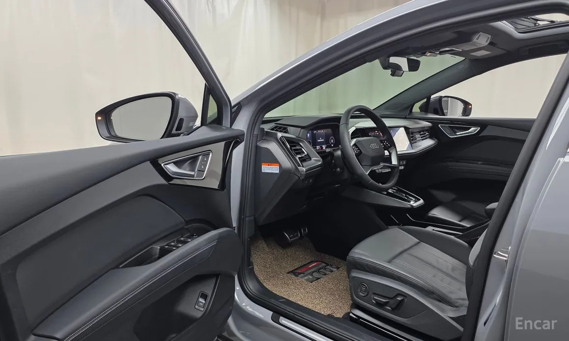 Фото 10 - Audi Q4 e-tron