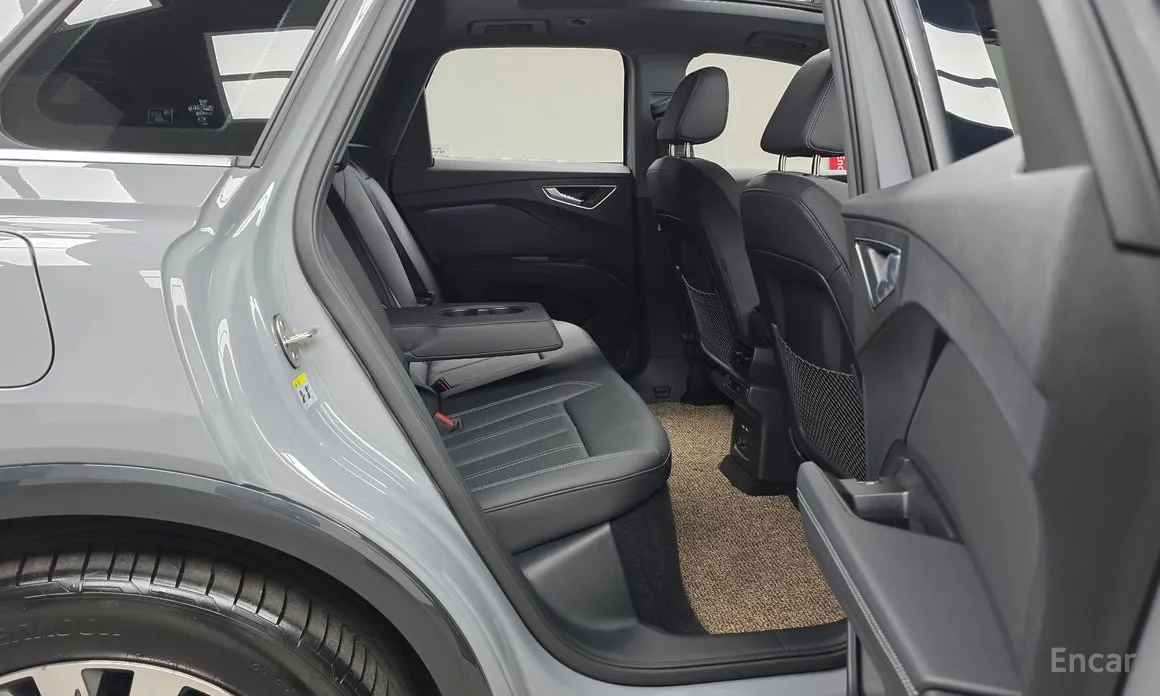 Фото 12 - Audi Q4 e-tron