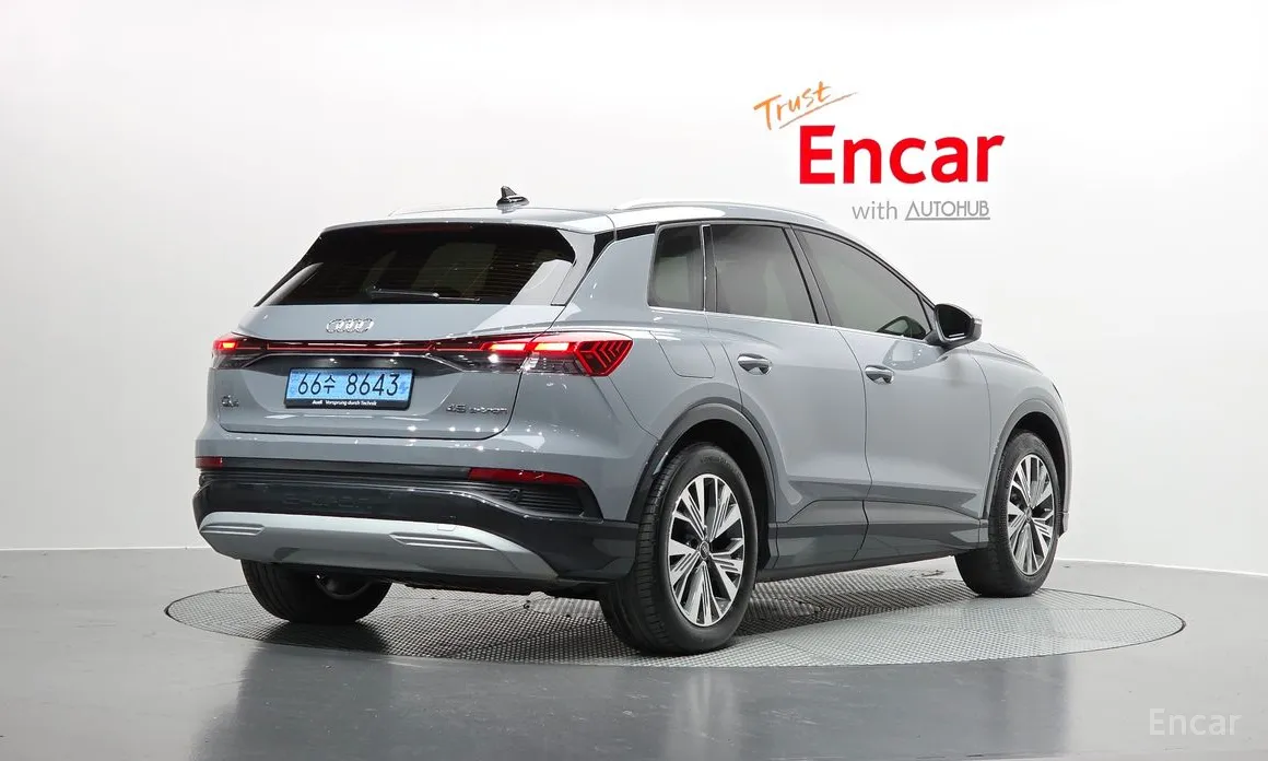 Фото 2 - Audi Q4 e-tron