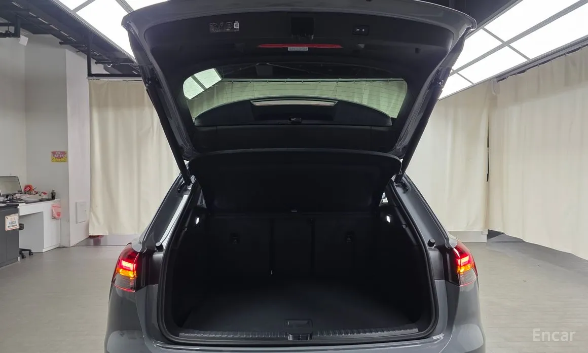 Фото 20 - Audi Q4 e-tron