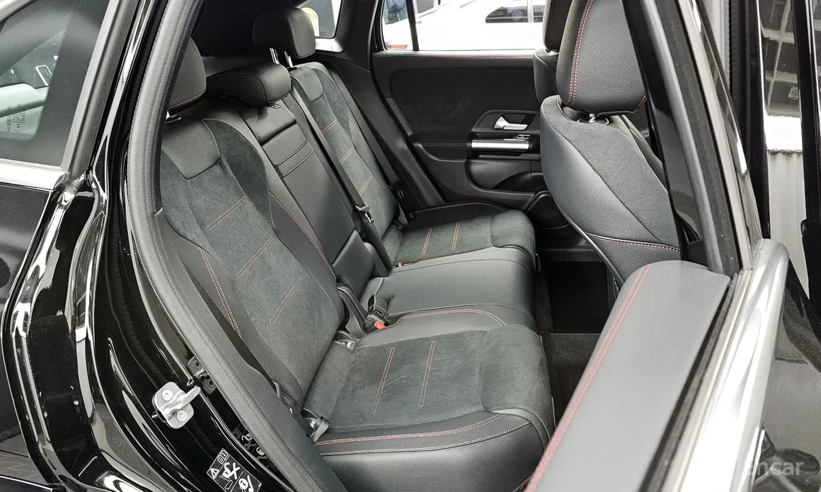 Фото 12 - Mercedes-Benz GLA-Class