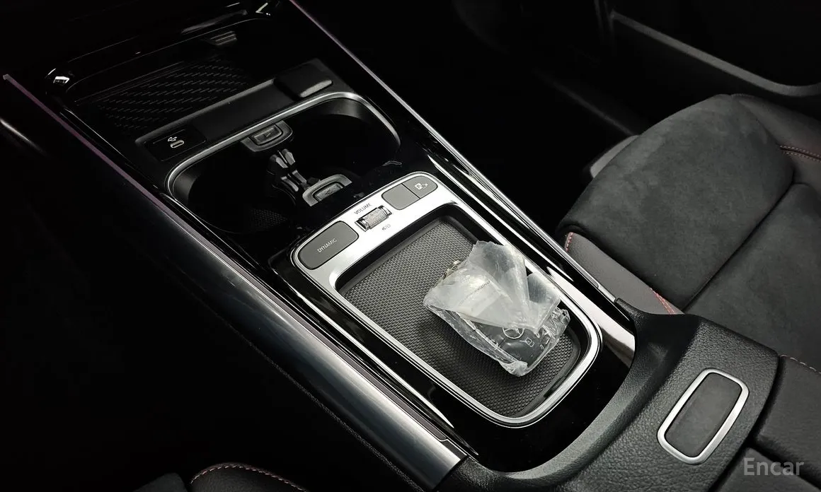 Фото 17 - Mercedes-Benz GLA-Class