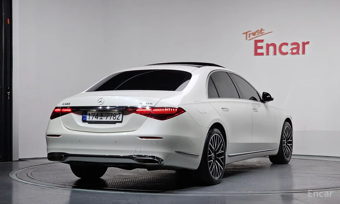 Фото 2 - Mercedes-Benz S-Class