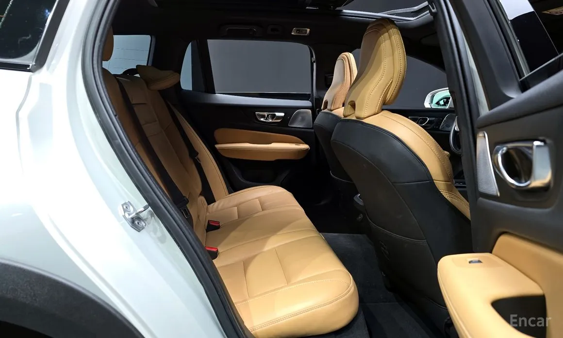 Фото 12 - Volvo V60