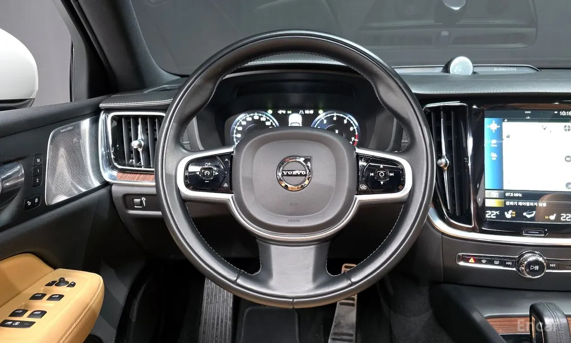 Фото 13 - Volvo V60