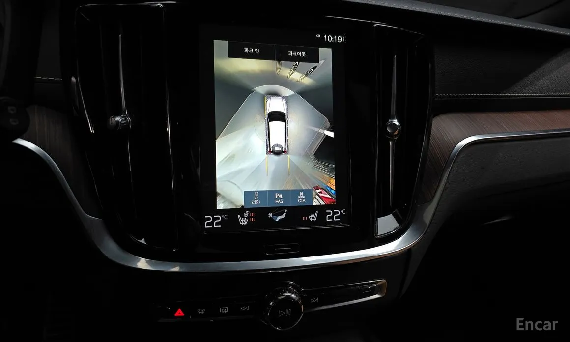 Фото 15 - Volvo V60