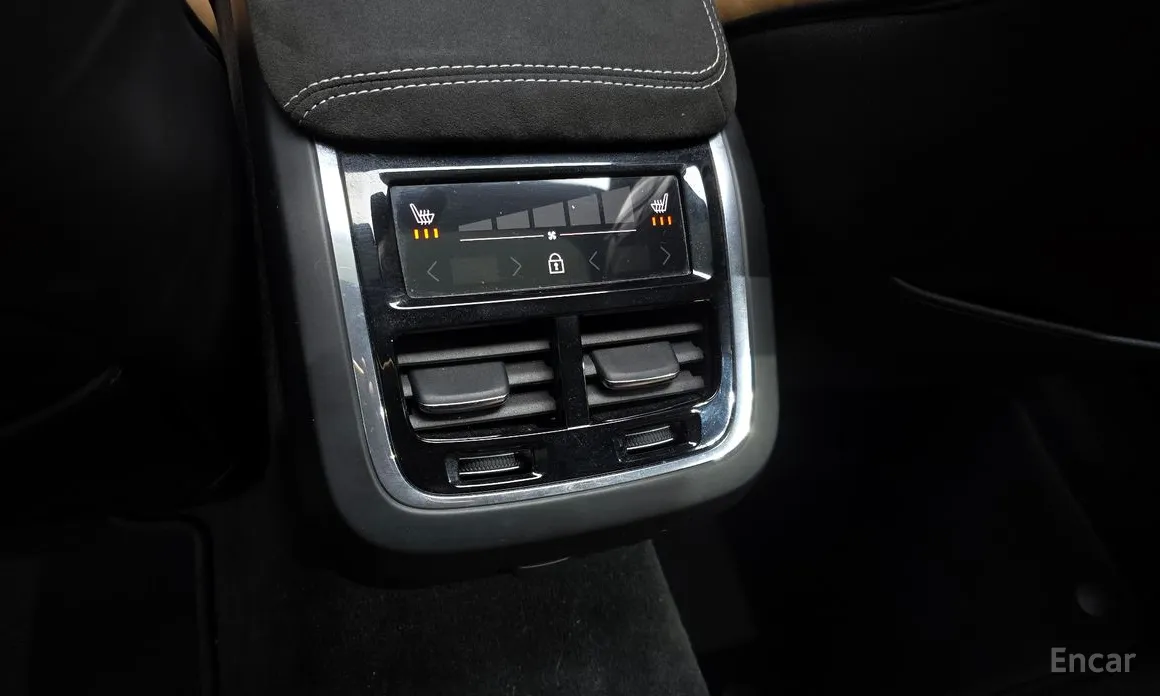 Фото 19 - Volvo V60