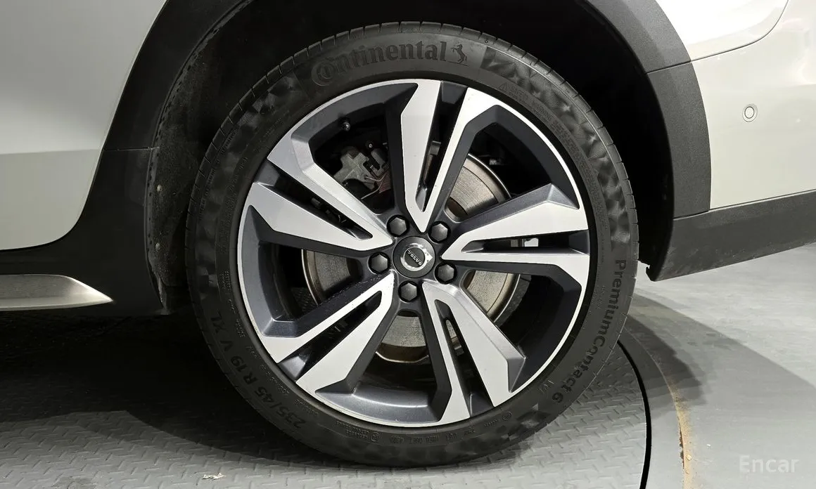 Фото 5 - Volvo V60