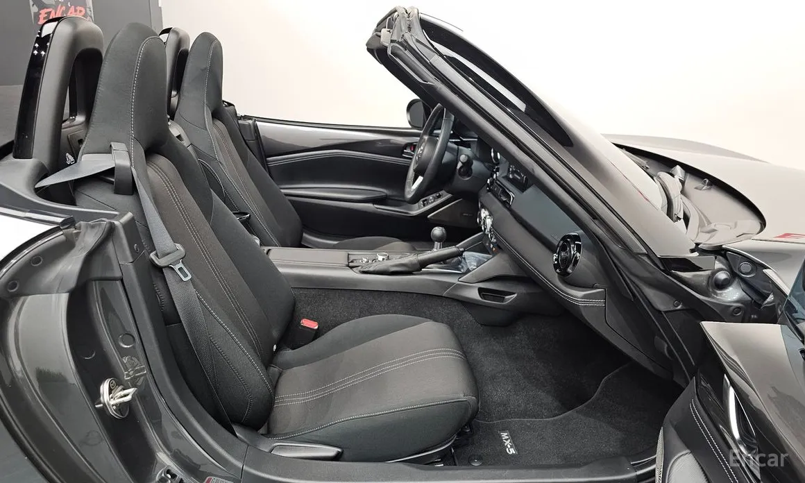 Фото 11 - Mazda MX-5 Miata