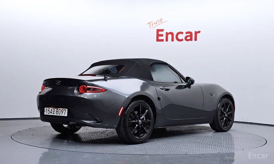 Фото 2 - Mazda MX-5 Miata