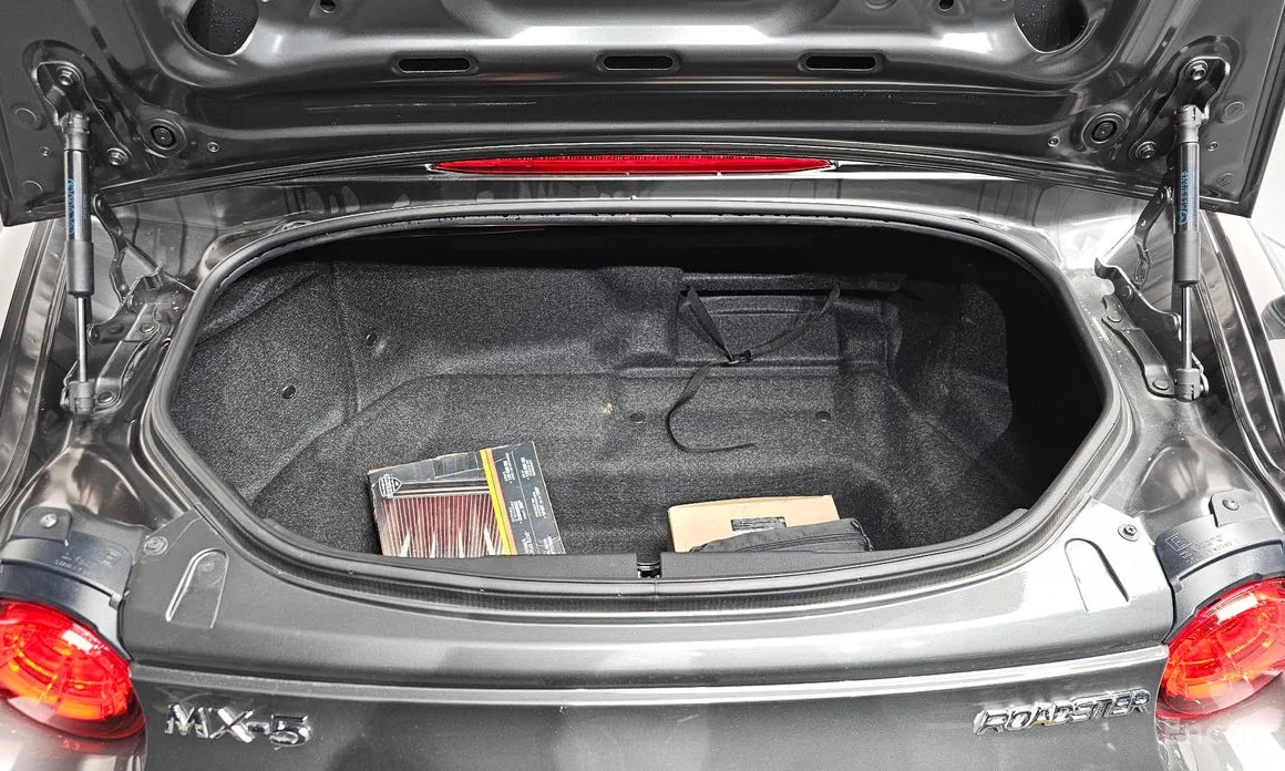 Фото 20 - Mazda MX-5 Miata