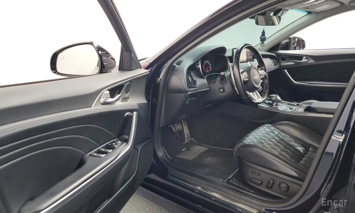 Фото 10 - Kia Stinger