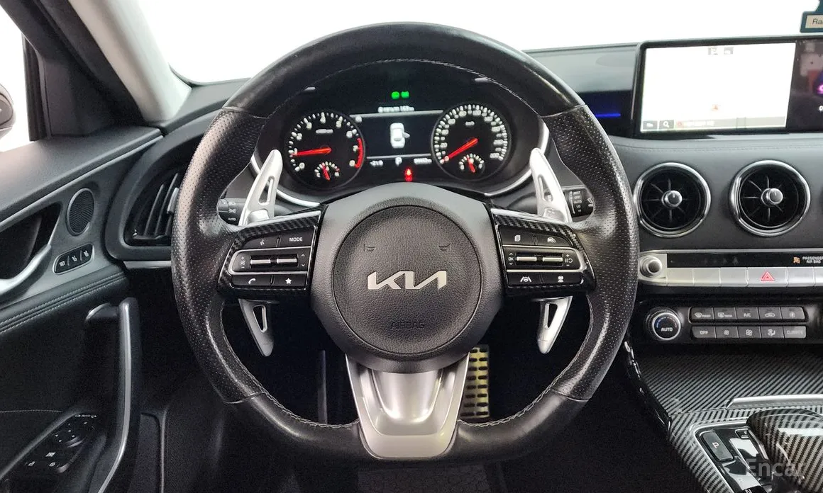 Фото 13 - Kia Stinger