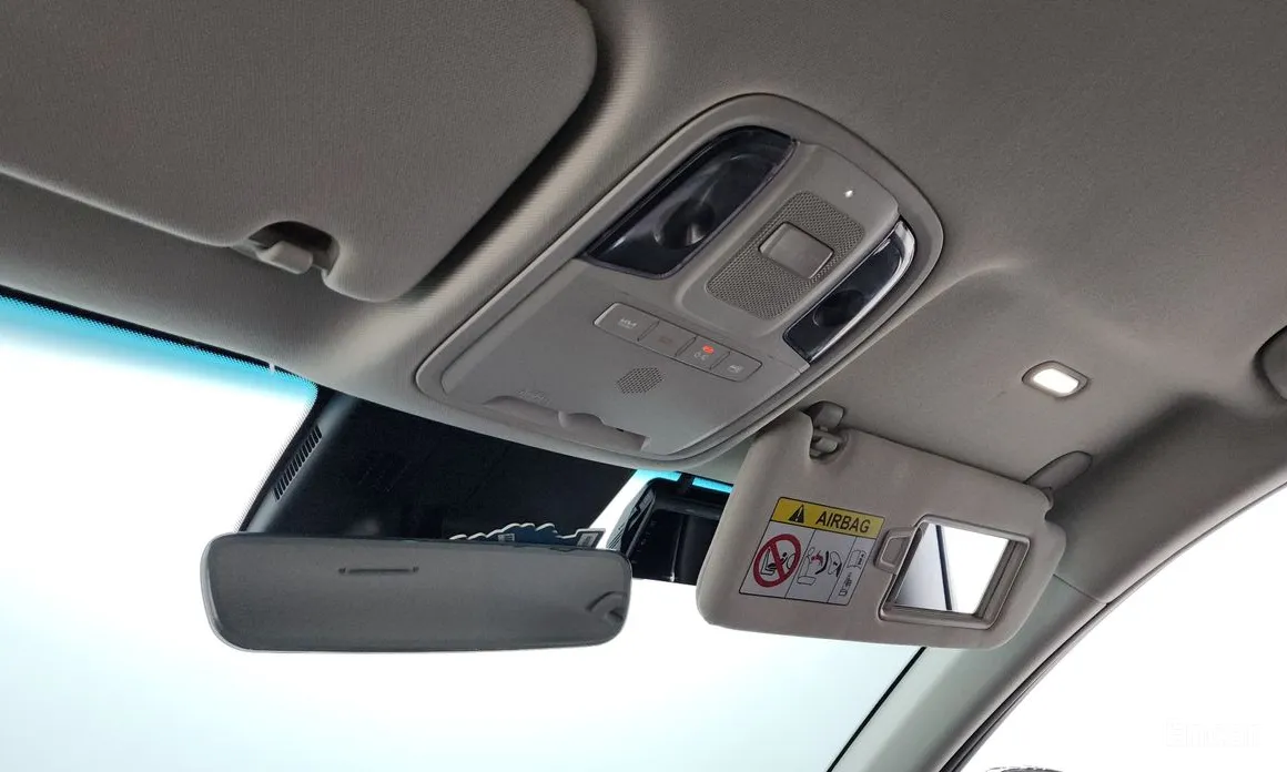 Фото 19 - Kia Stinger