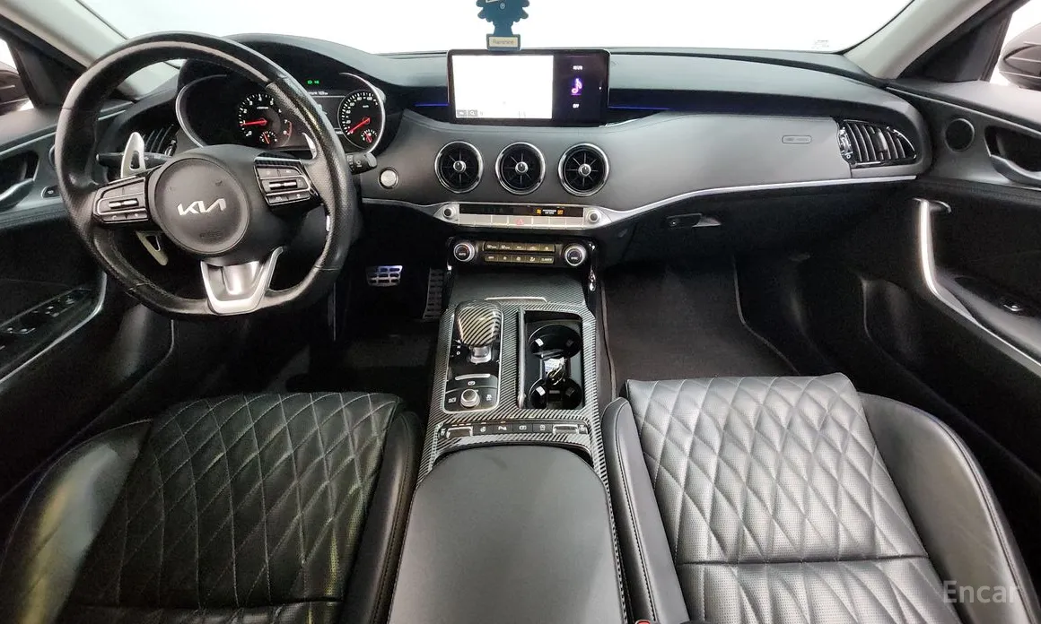 Фото 7 - Kia Stinger