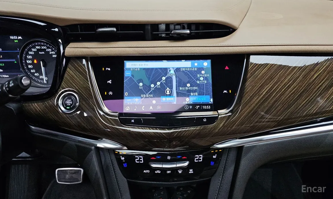 Фото 14 - Cadillac XT6