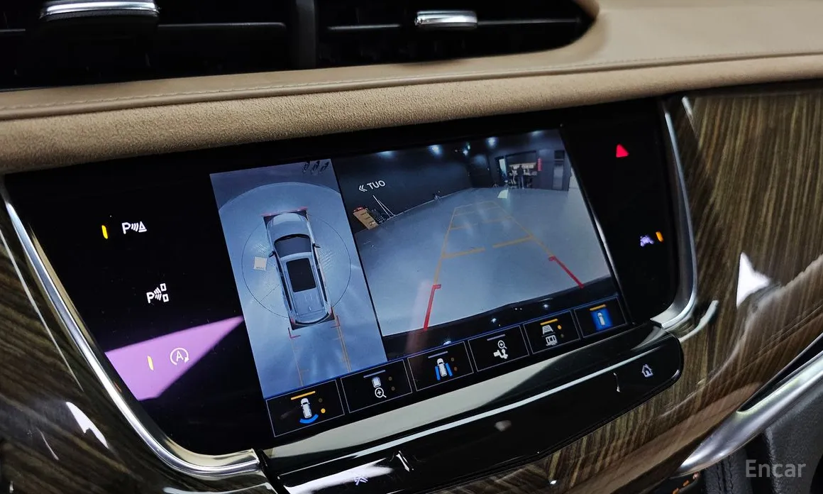 Фото 15 - Cadillac XT6