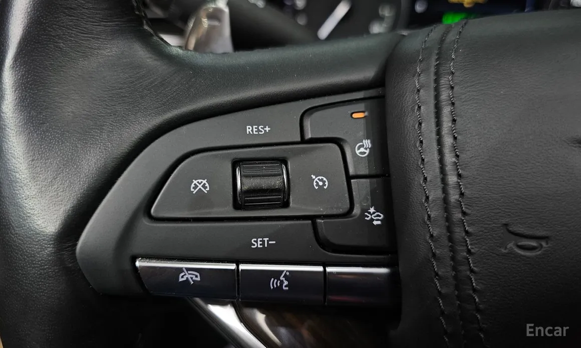 Фото 17 - Cadillac XT6