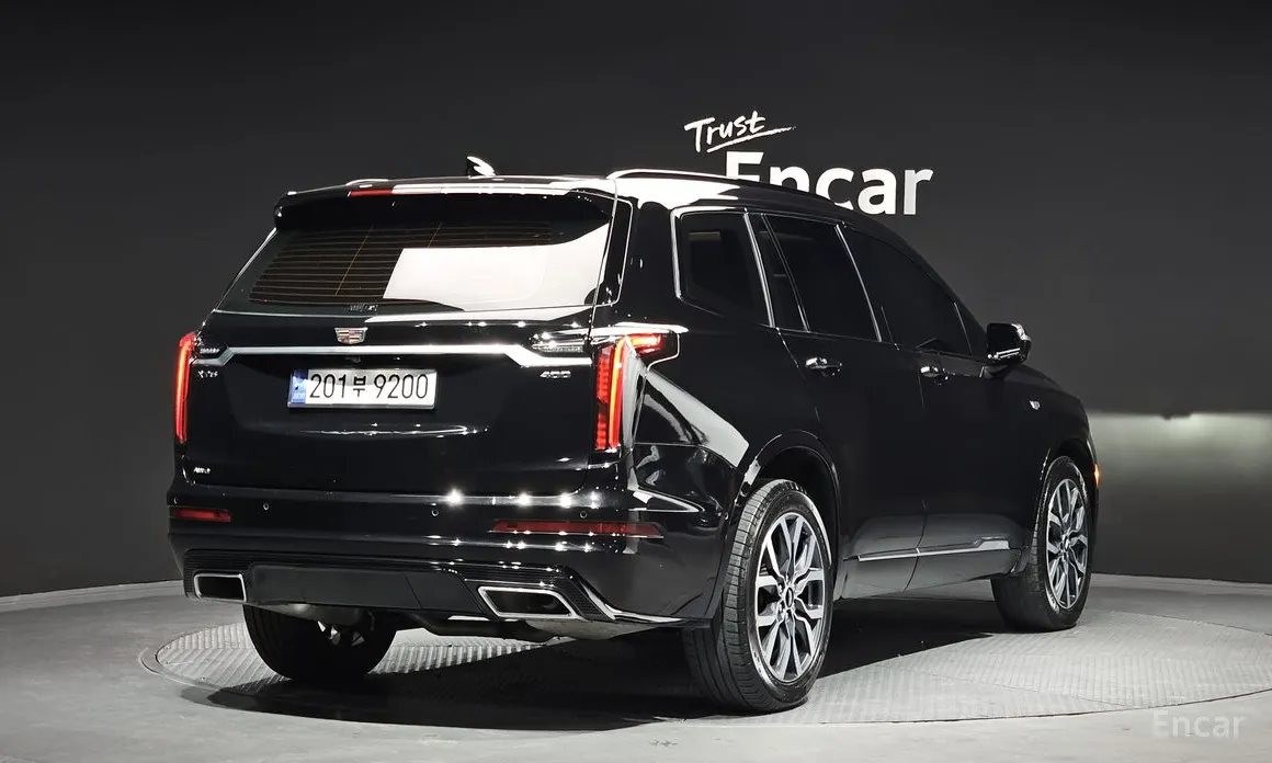 Фото 2 - Cadillac XT6