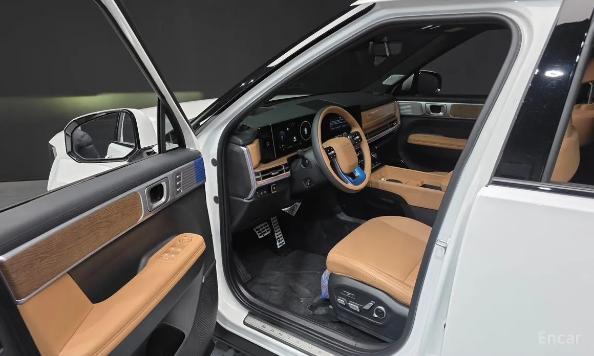 Фото 10 - Hyundai Santa Fe