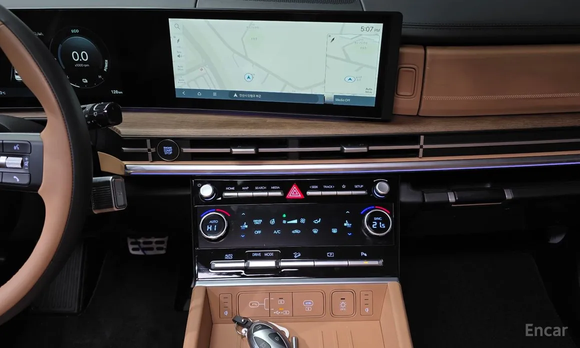 Фото 16 - Hyundai Santa Fe