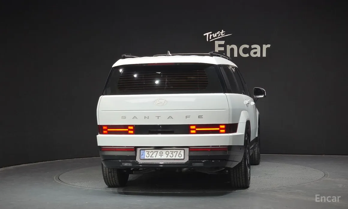 Фото 4 - Hyundai Santa Fe