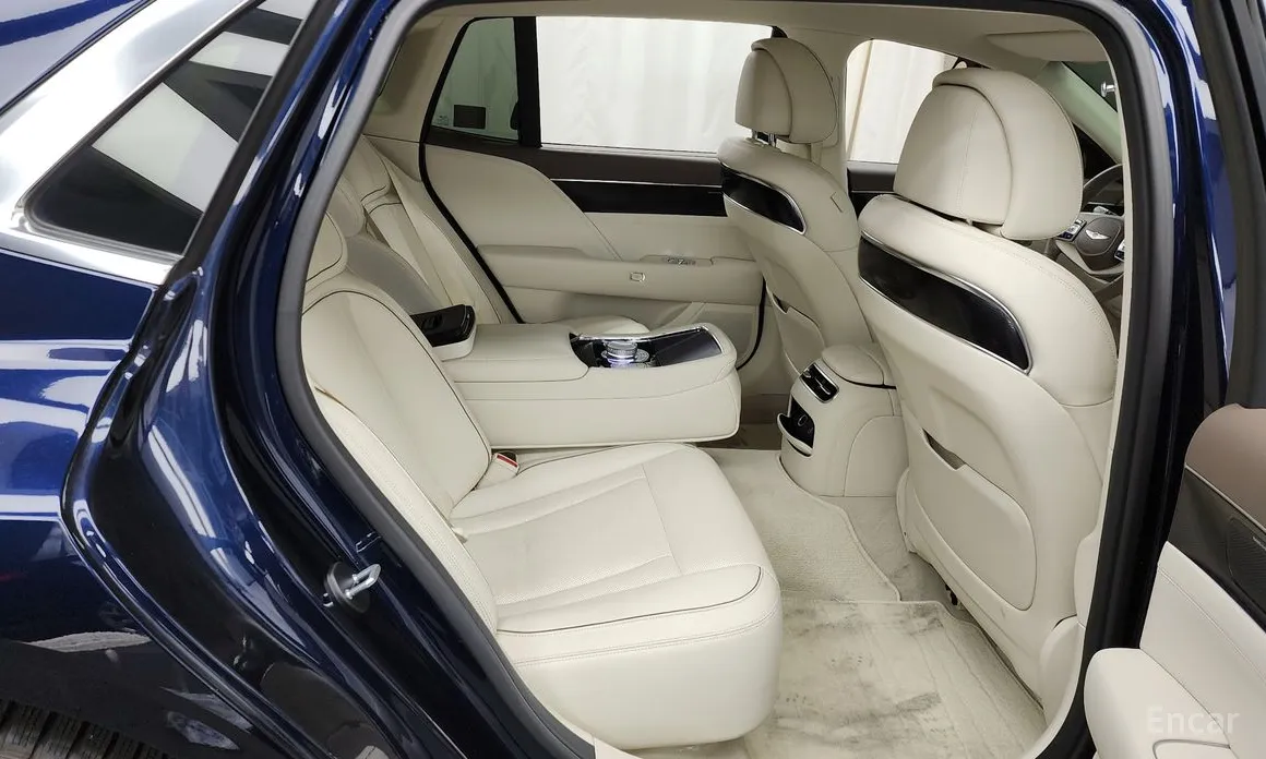 Фото 12 - Genesis G90