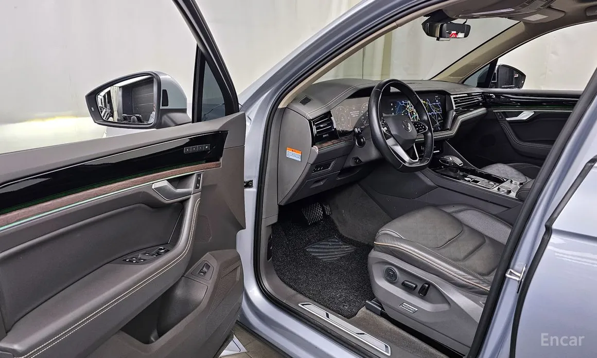 Фото 10 - Volkswagen Touareg