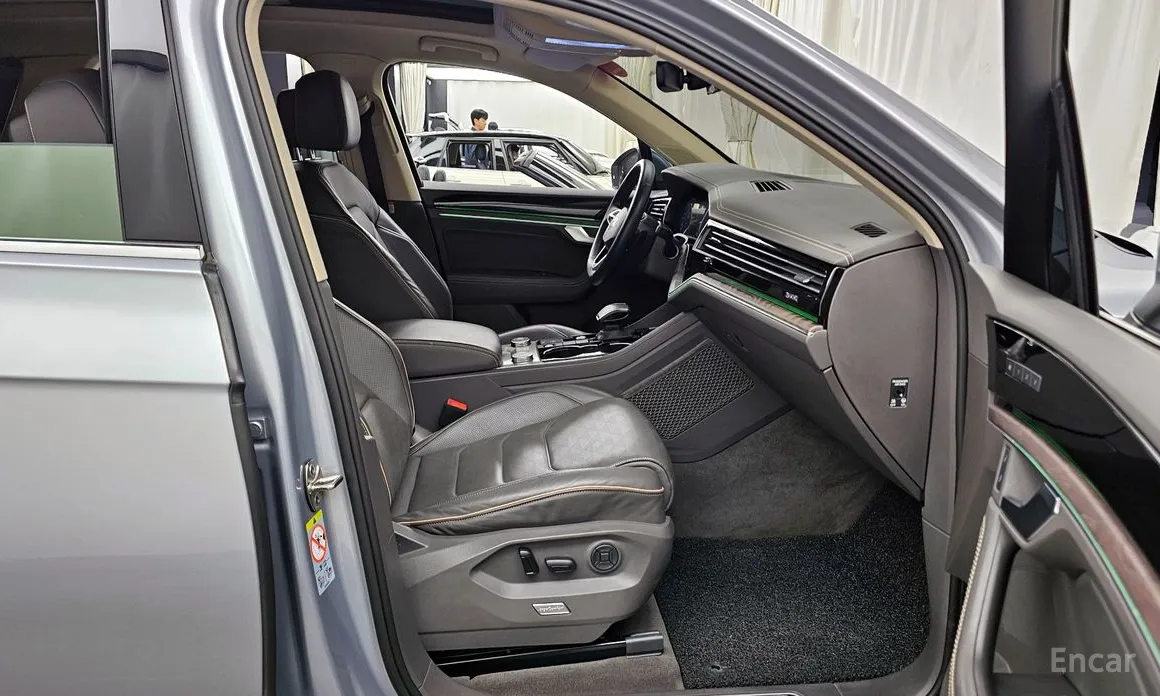 Фото 11 - Volkswagen Touareg