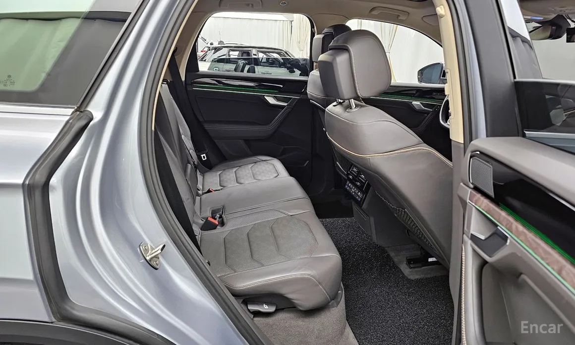 Фото 12 - Volkswagen Touareg