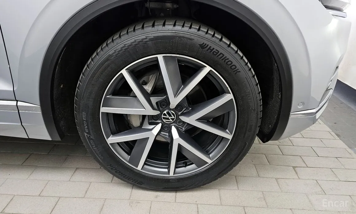 Фото 5 - Volkswagen Touareg