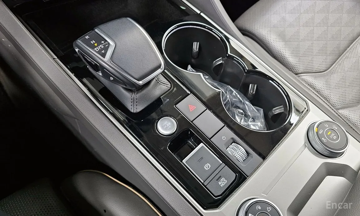 Фото 9 - Volkswagen Touareg