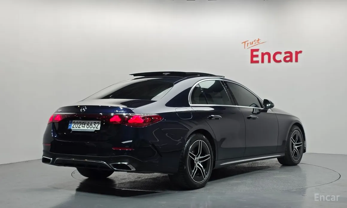 Фото 2 - Mercedes-Benz E-Class