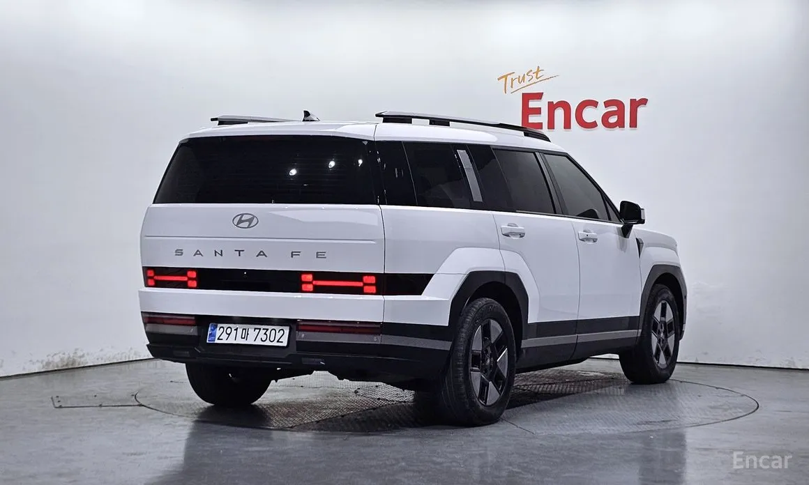 Фото 2 - Hyundai Santa Fe