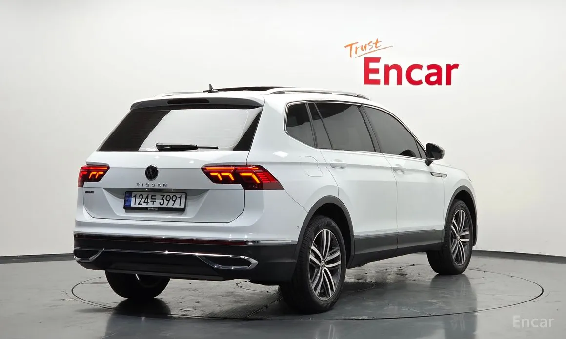 Фото 2 - Volkswagen Tiguan