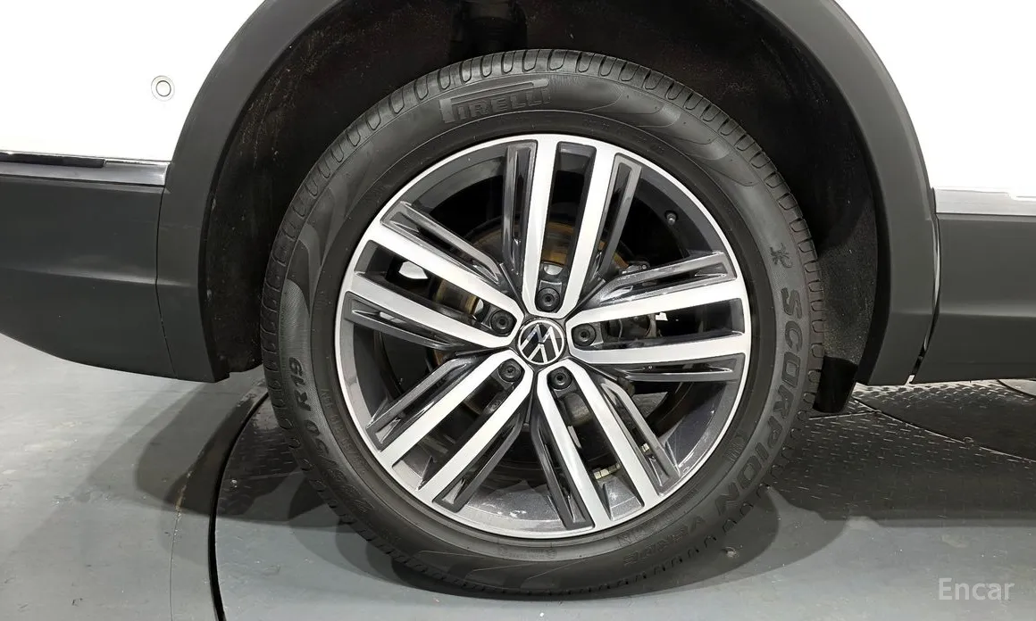 Фото 5 - Volkswagen Tiguan