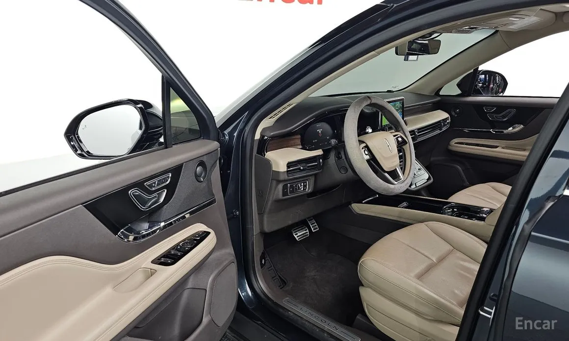 Фото 11 - Lincoln Corsair