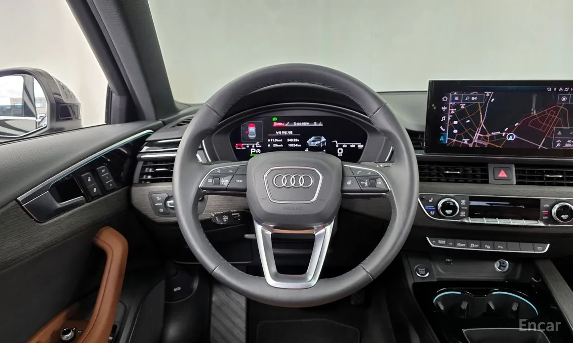 Фото 14 - Audi A4