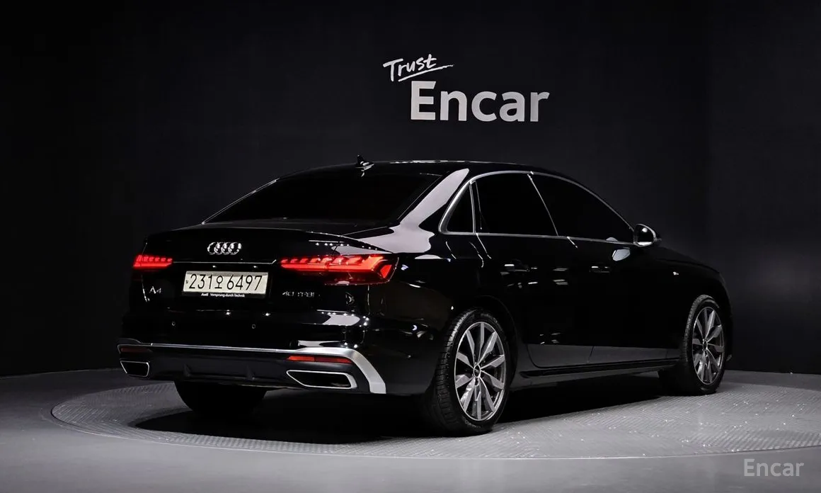 Фото 2 - Audi A4